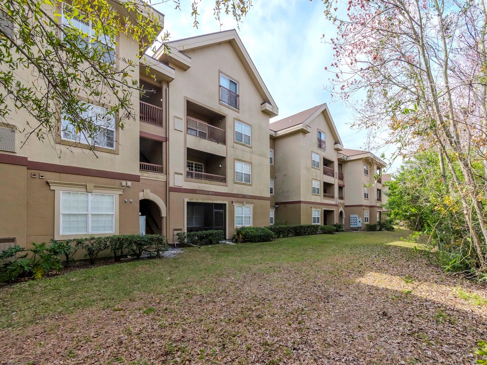 1429 VILLA CAPRI CIR #306