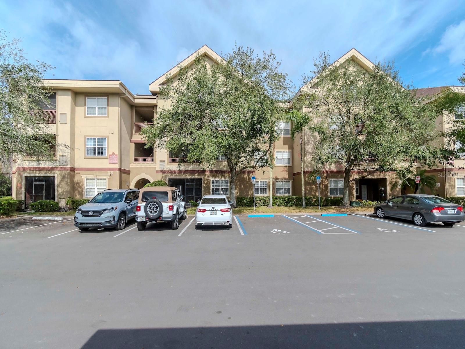 1429 VILLA CAPRI CIR #306