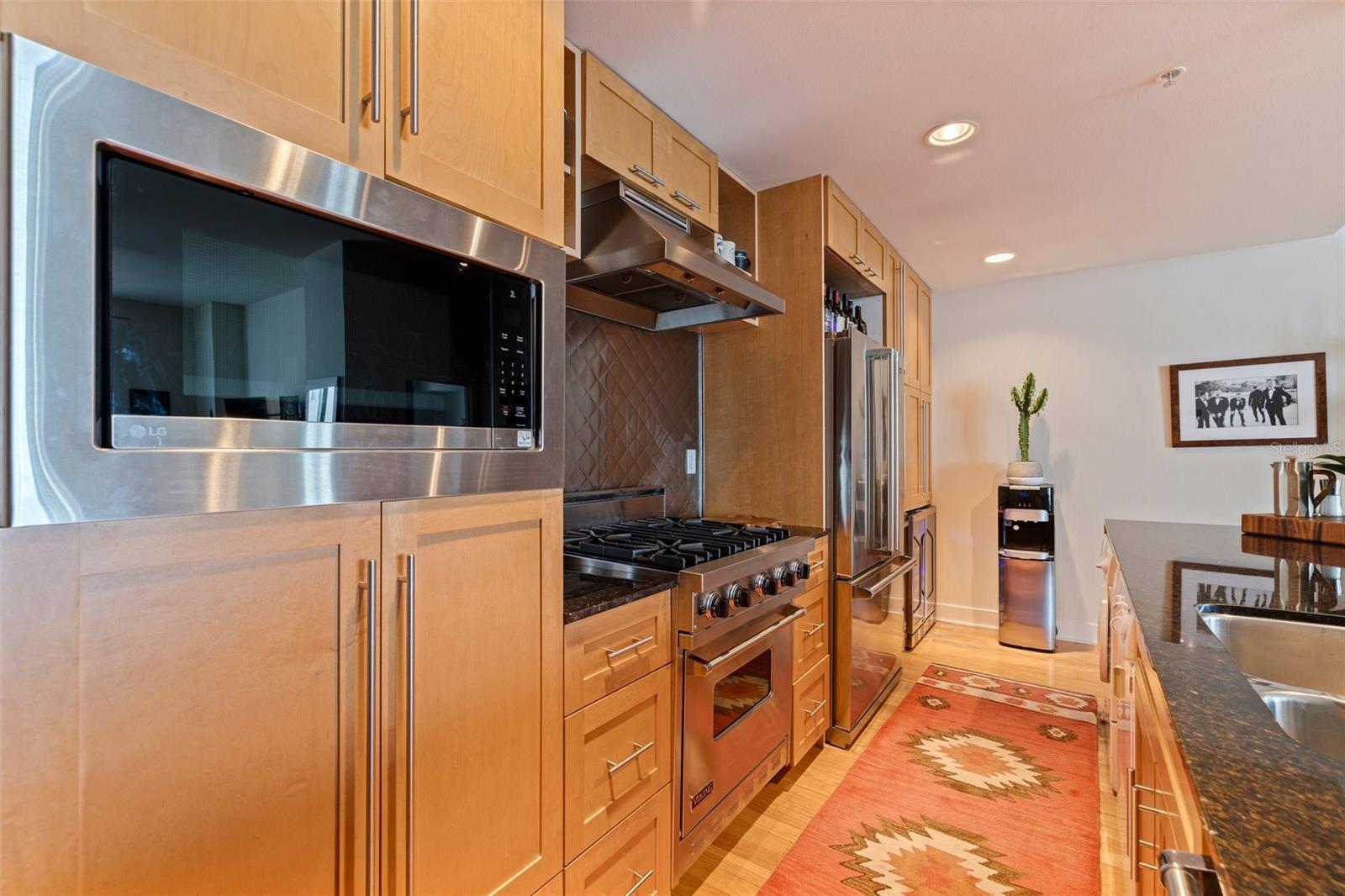 1208 E KENNEDY BLVD #831