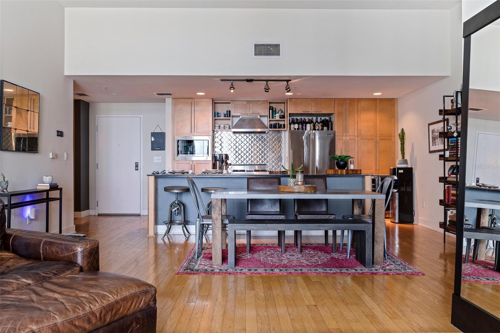 1208 E KENNEDY BLVD #831