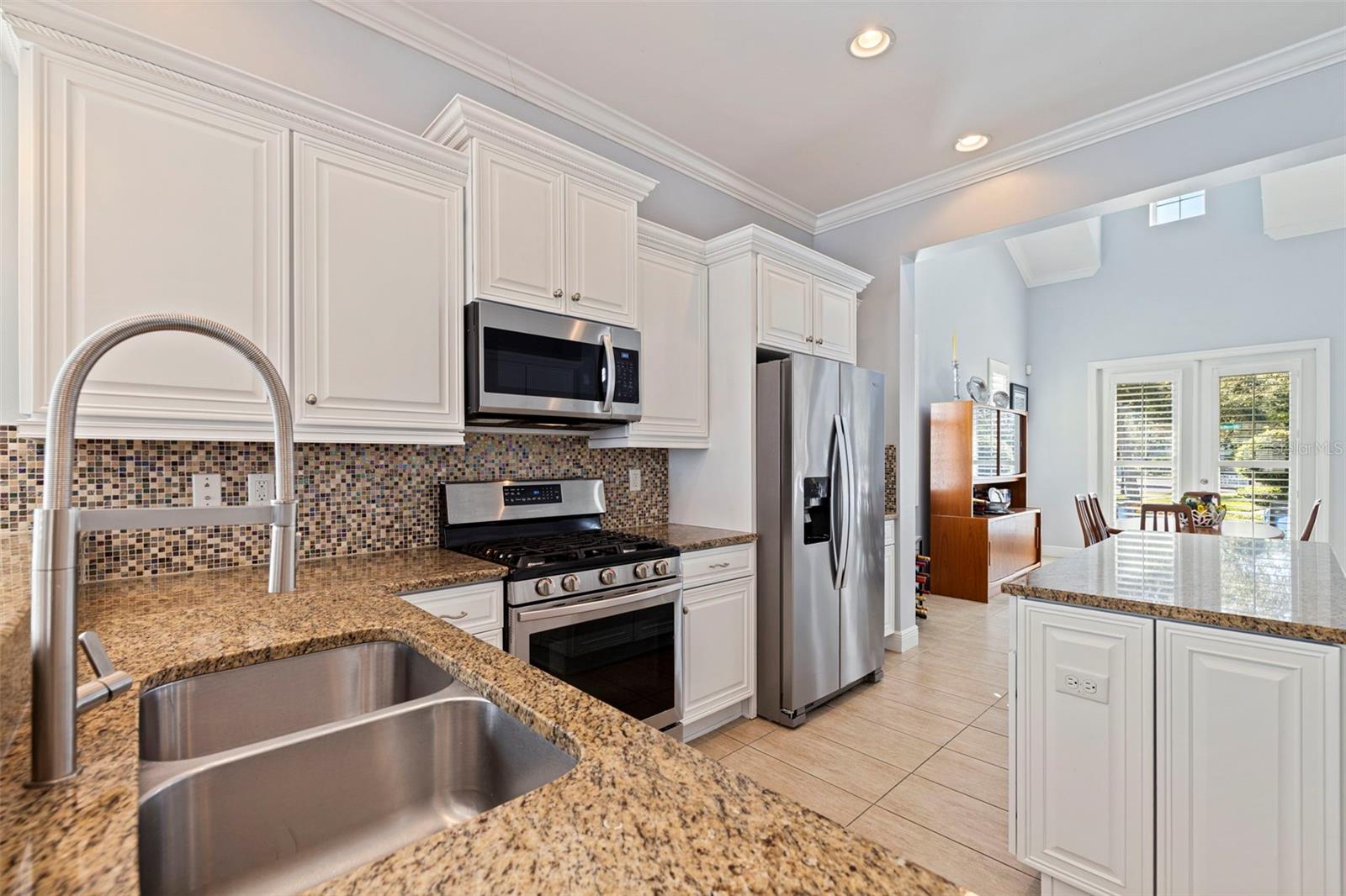 6101 YEATS MANOR DR