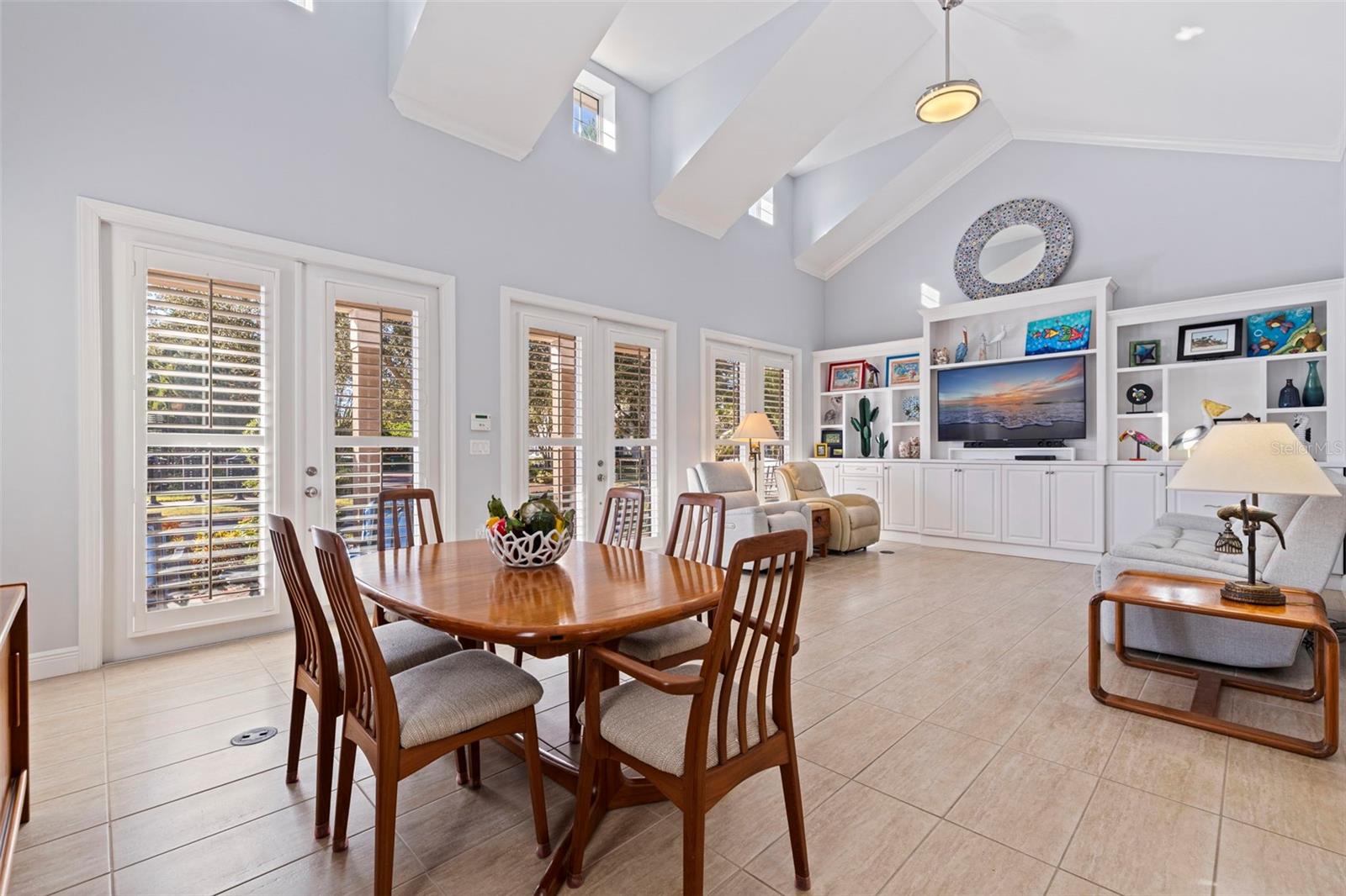 6101 YEATS MANOR DR