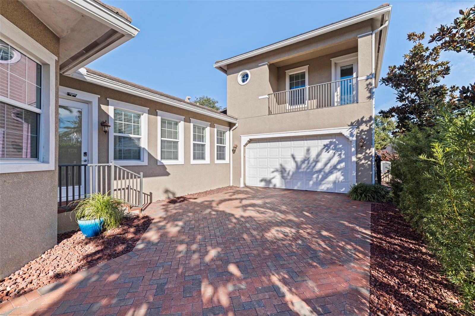 6101 YEATS MANOR DR