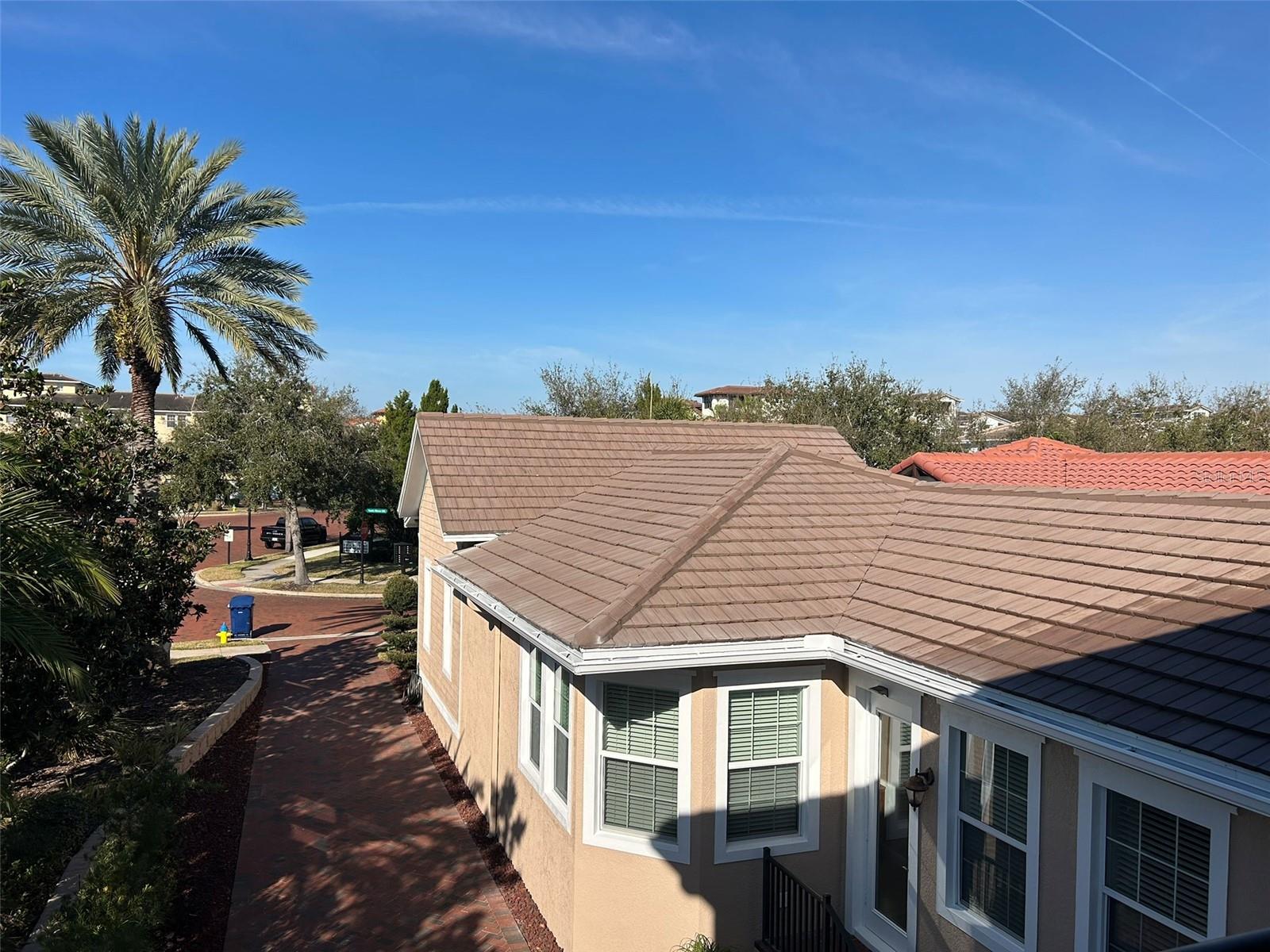 6101 YEATS MANOR DR