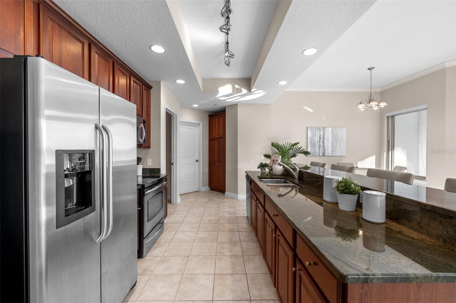 1209 E CUMBERLAND AVE #501