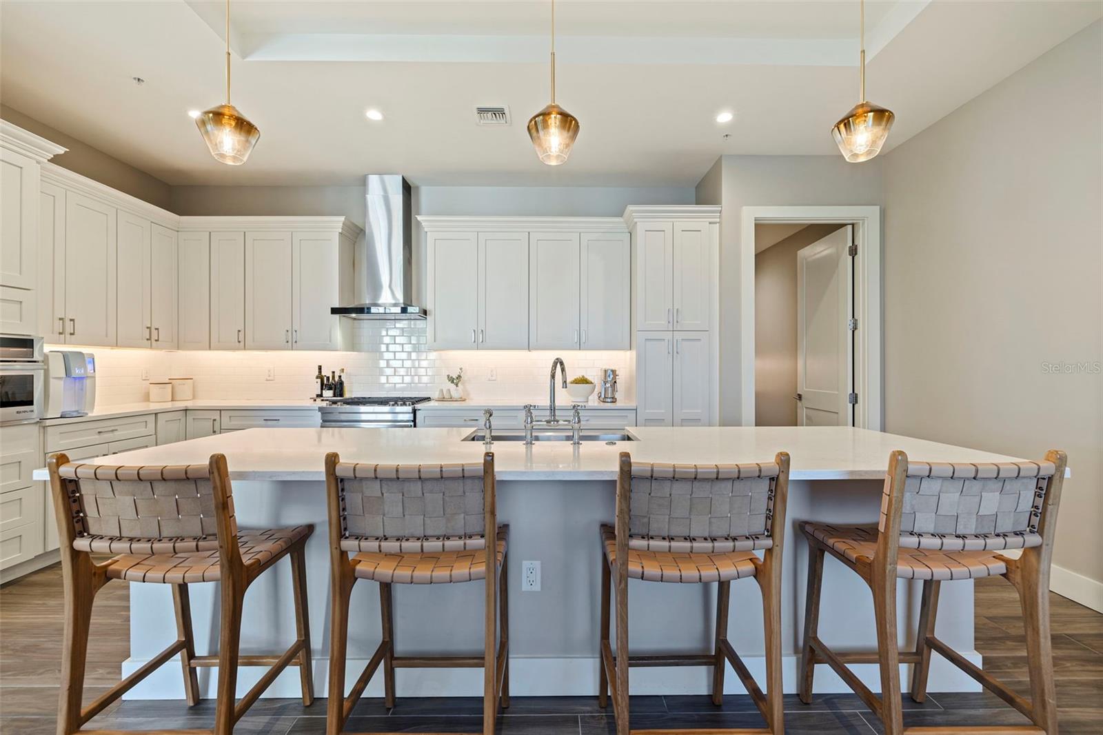 91 DAVIS BLVD #201