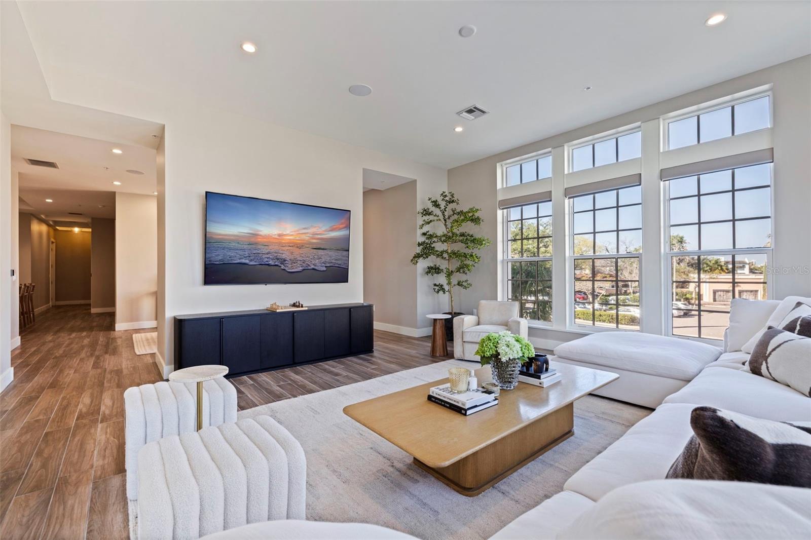 91 DAVIS BLVD #201