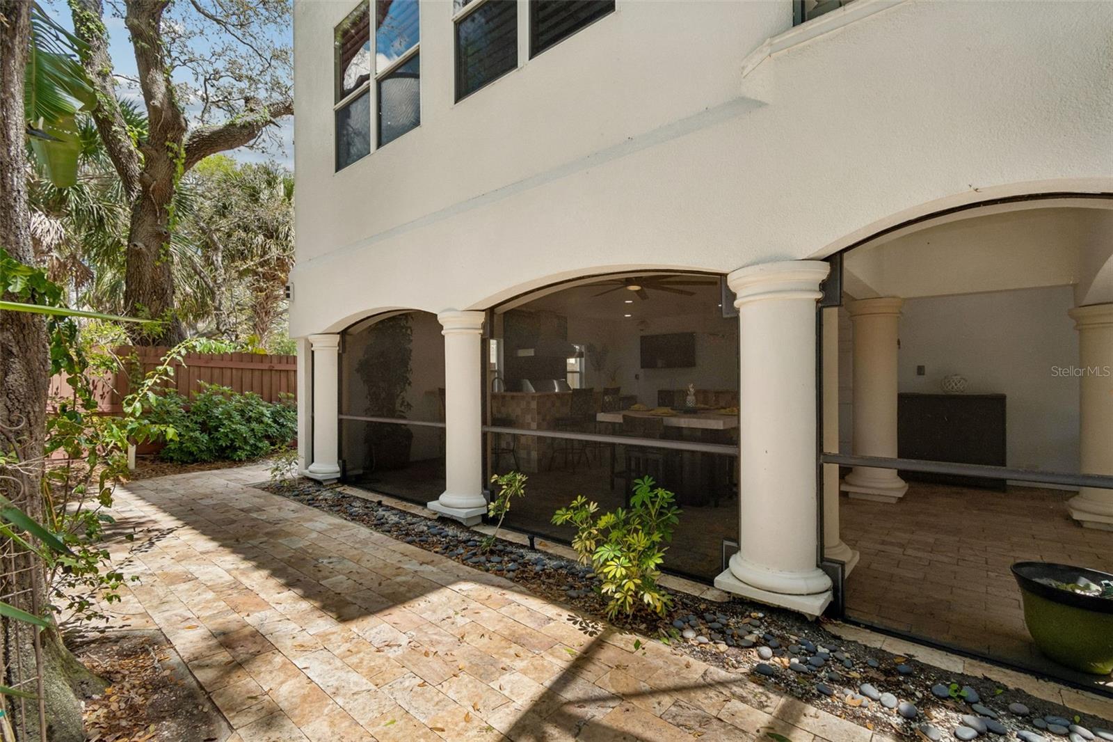 6233 BAYSHORE BLVD