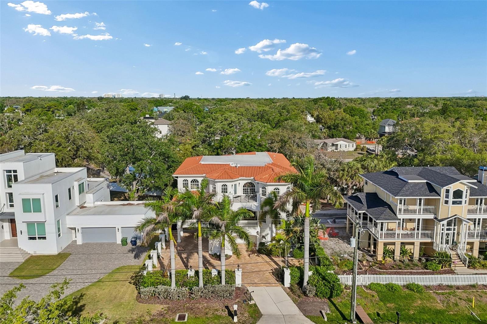 6233 BAYSHORE BLVD