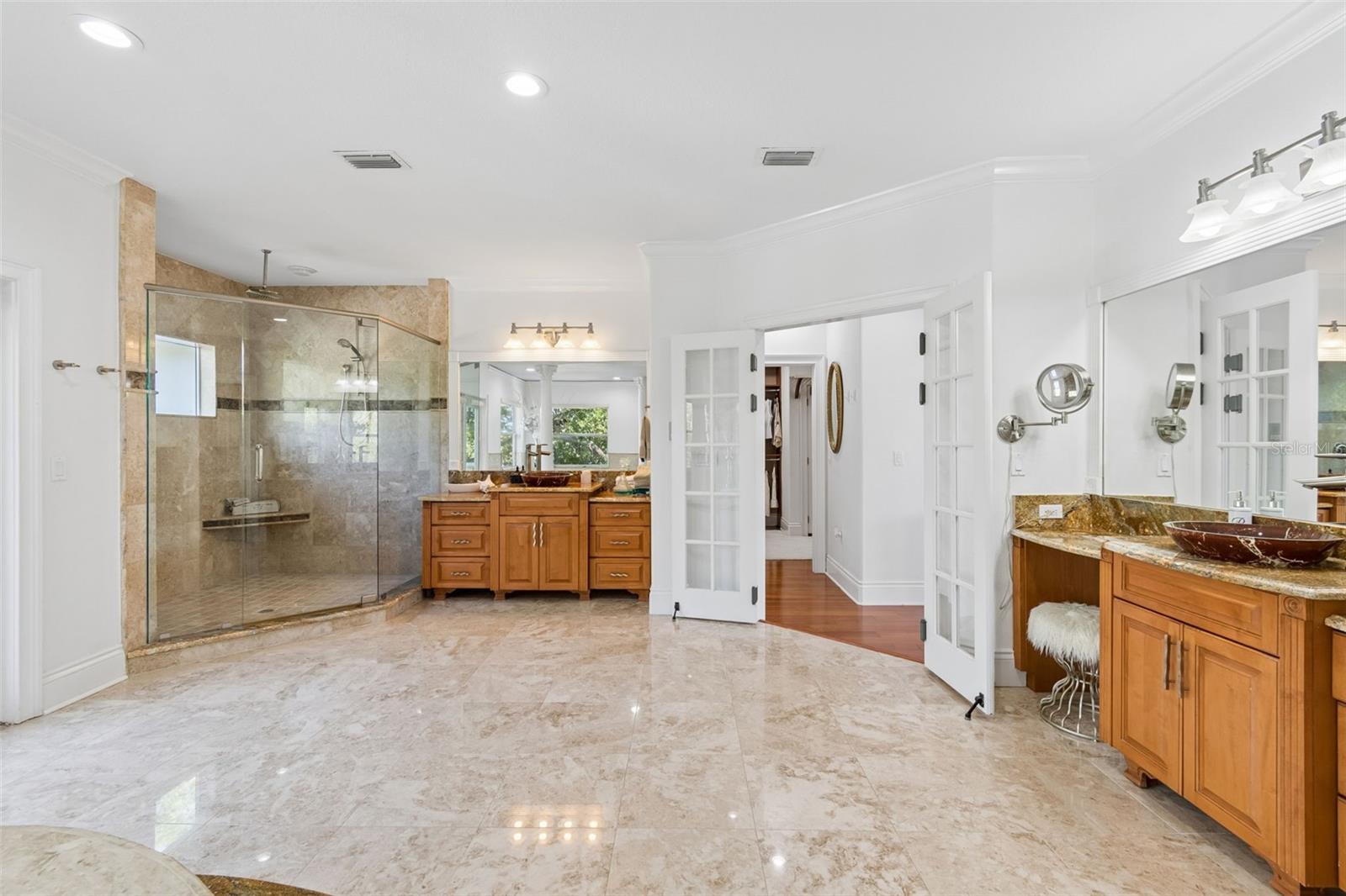 6233 BAYSHORE BLVD