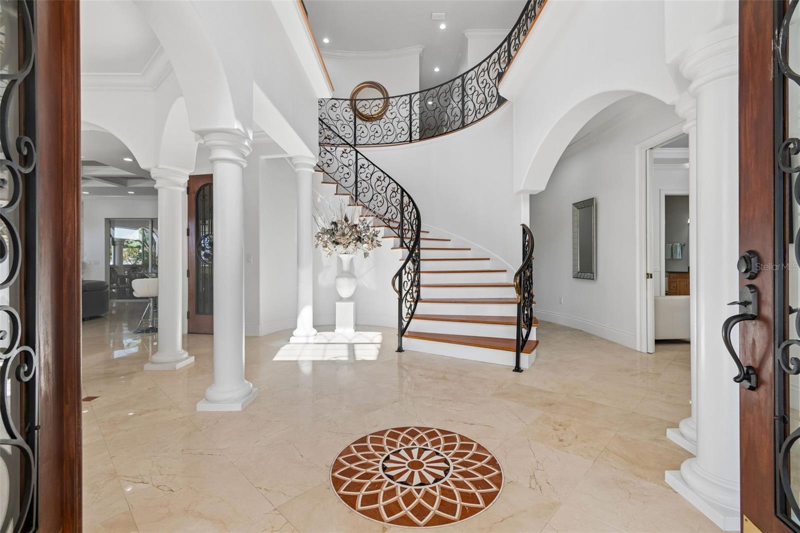 6233 BAYSHORE BLVD