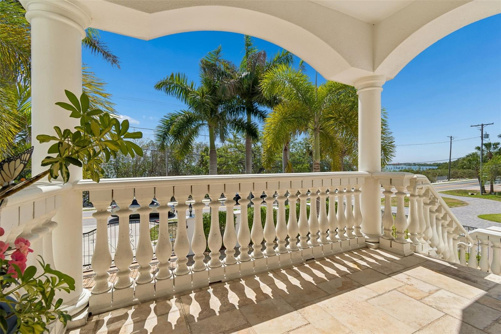6233 BAYSHORE BLVD