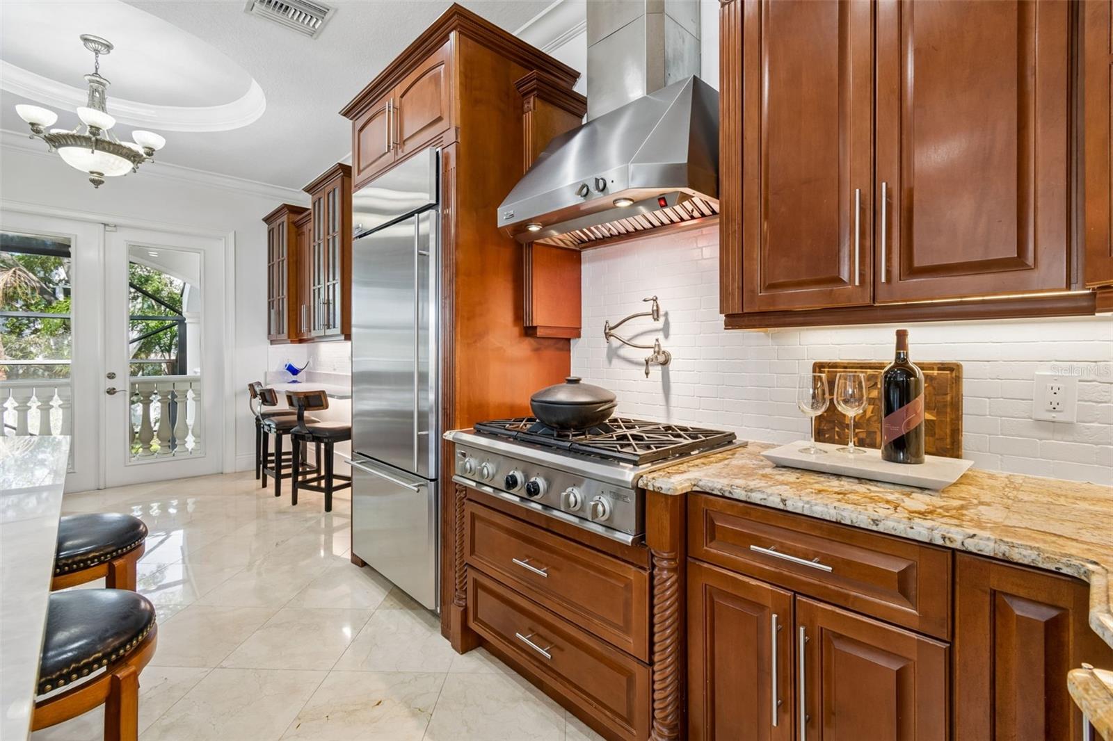 6233 BAYSHORE BLVD