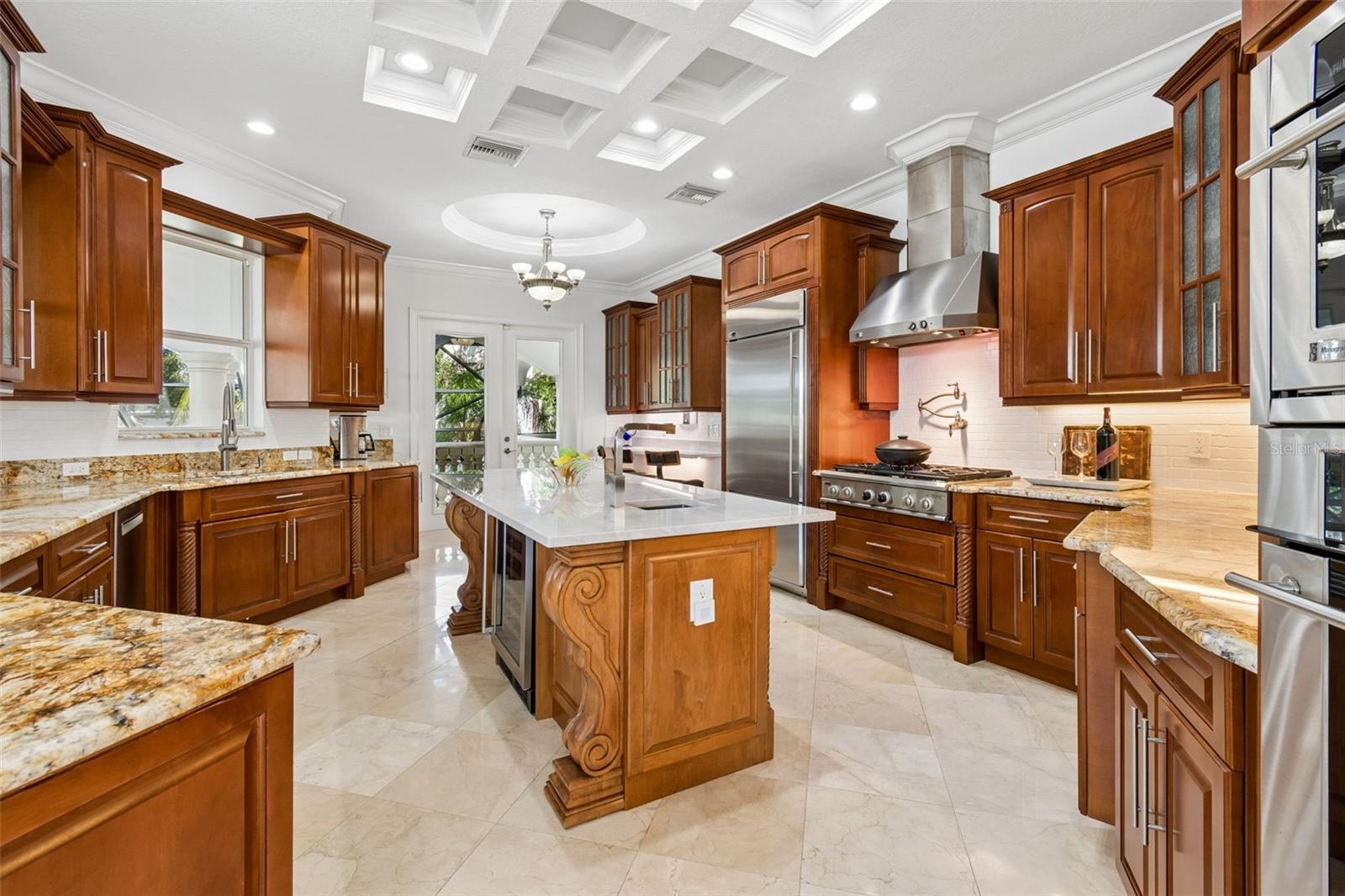 6233 BAYSHORE BLVD