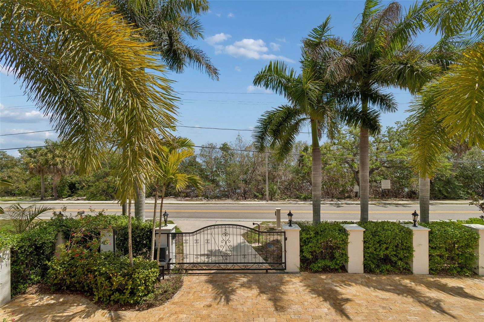 6233 BAYSHORE BLVD