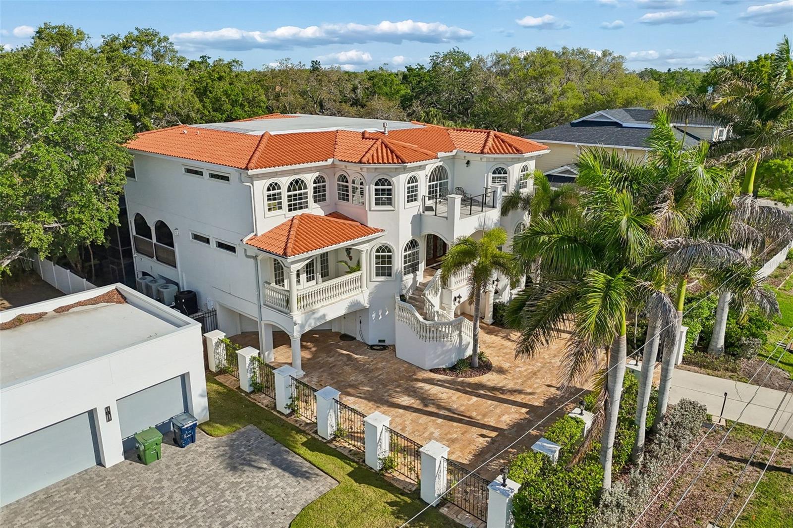 6233 BAYSHORE BLVD