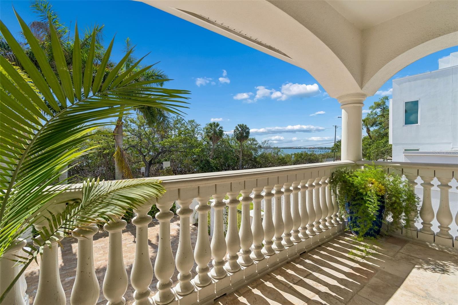 6233 BAYSHORE BLVD