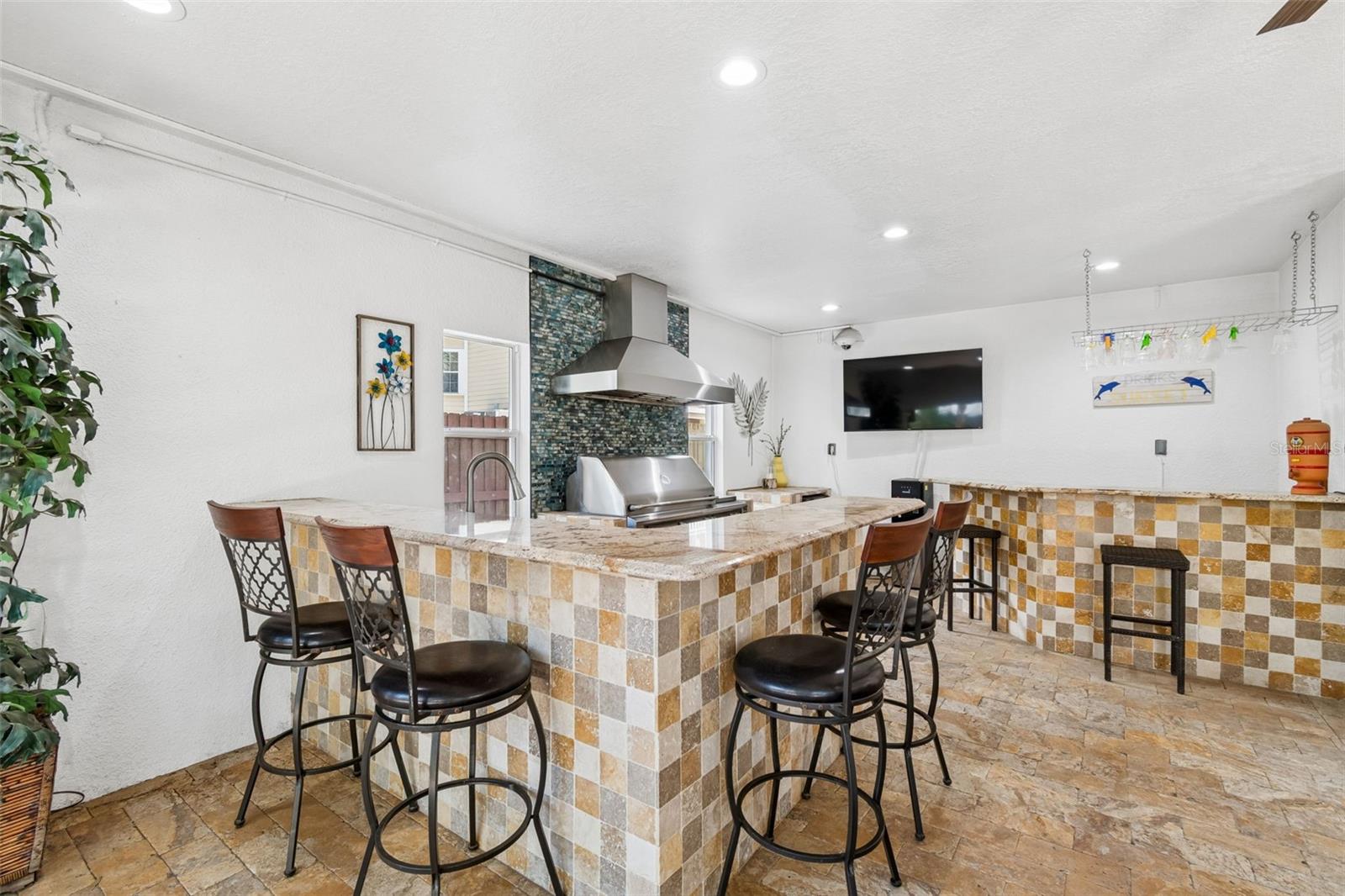 6233 BAYSHORE BLVD