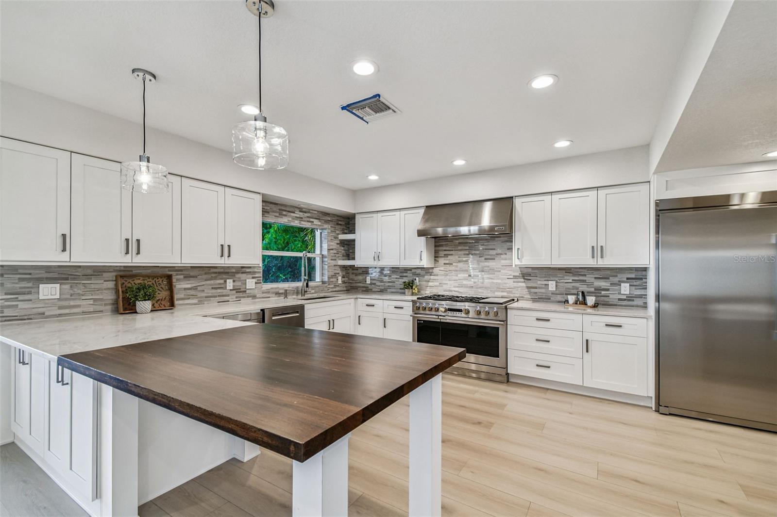 24 ADALIA AVE