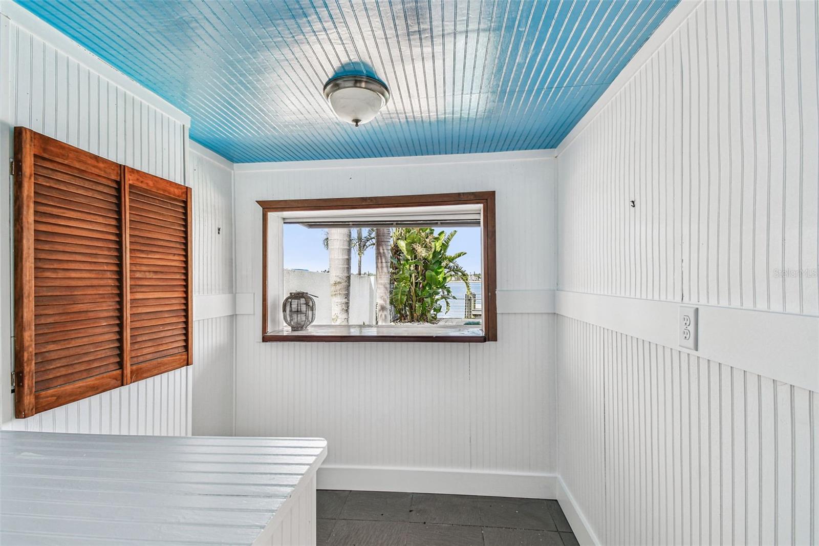 24 ADALIA AVE
