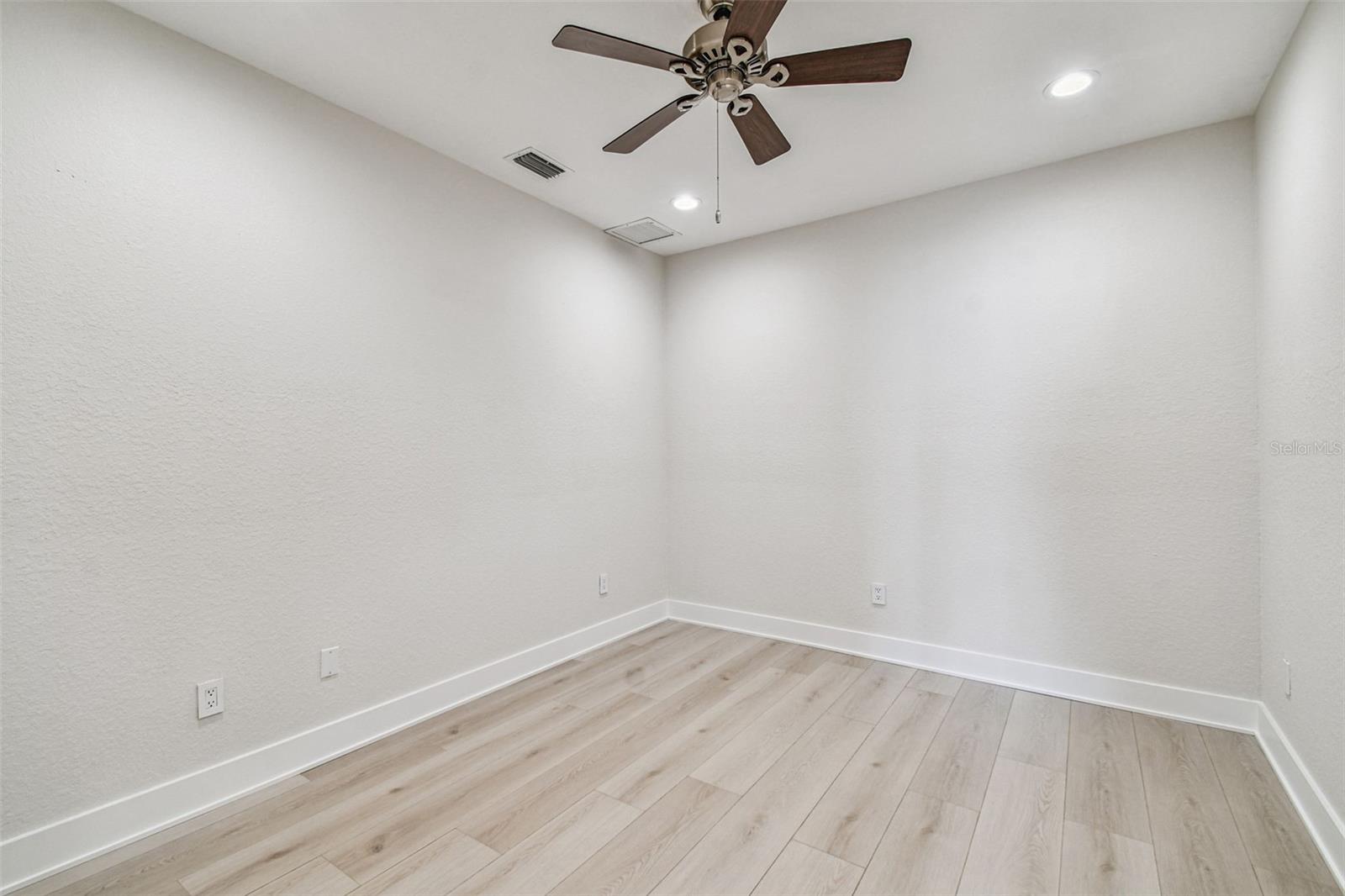 24 ADALIA AVE