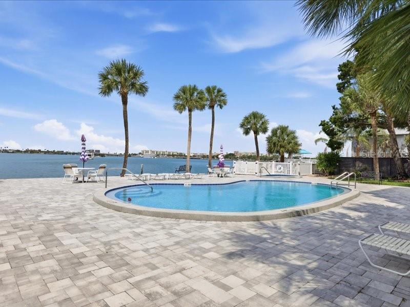 1848 SHORE DR S #101