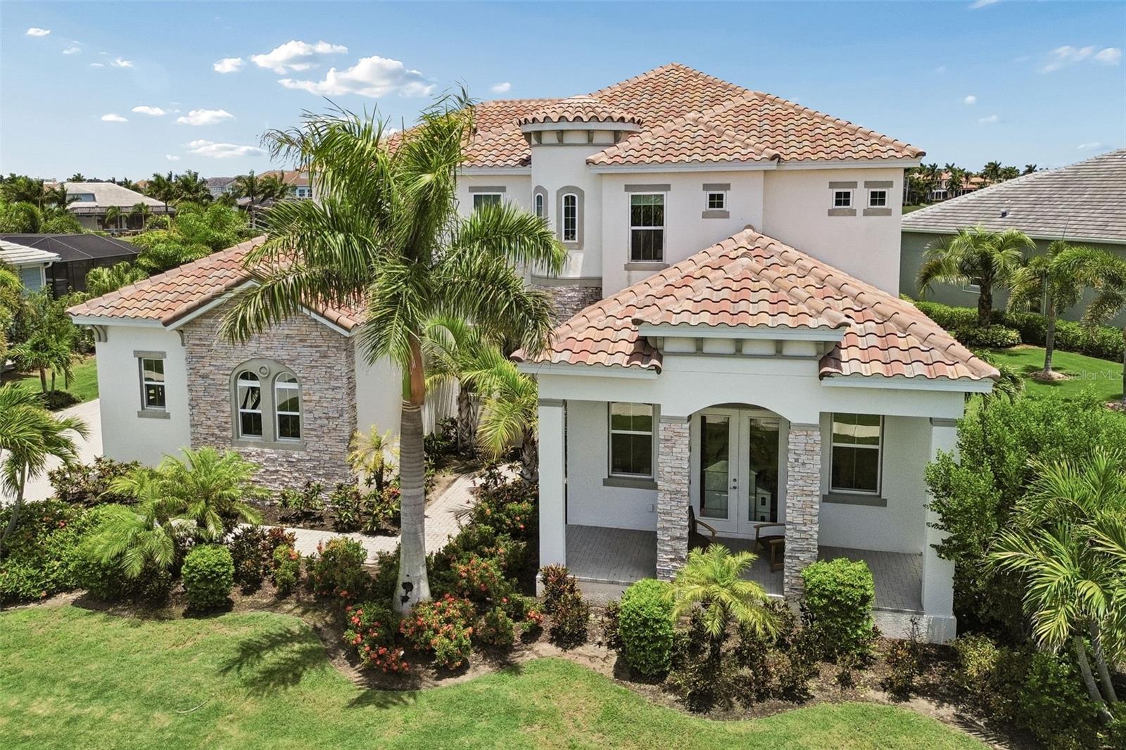 823 MANNS HARBOR DR