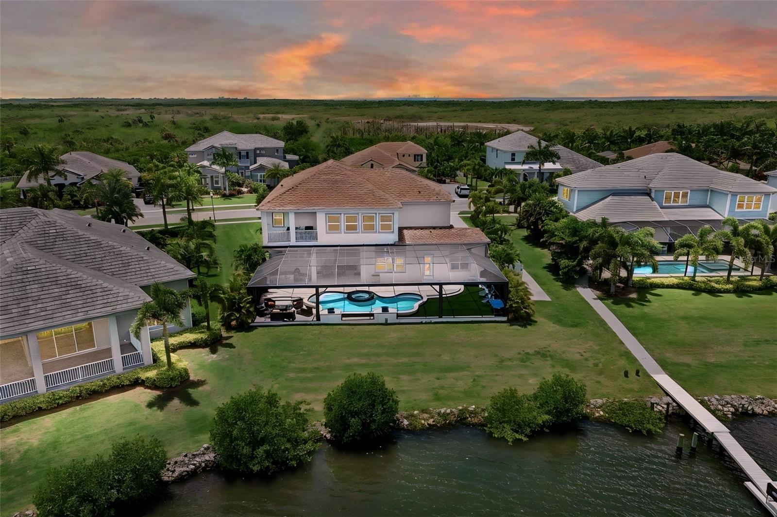 823 MANNS HARBOR DR