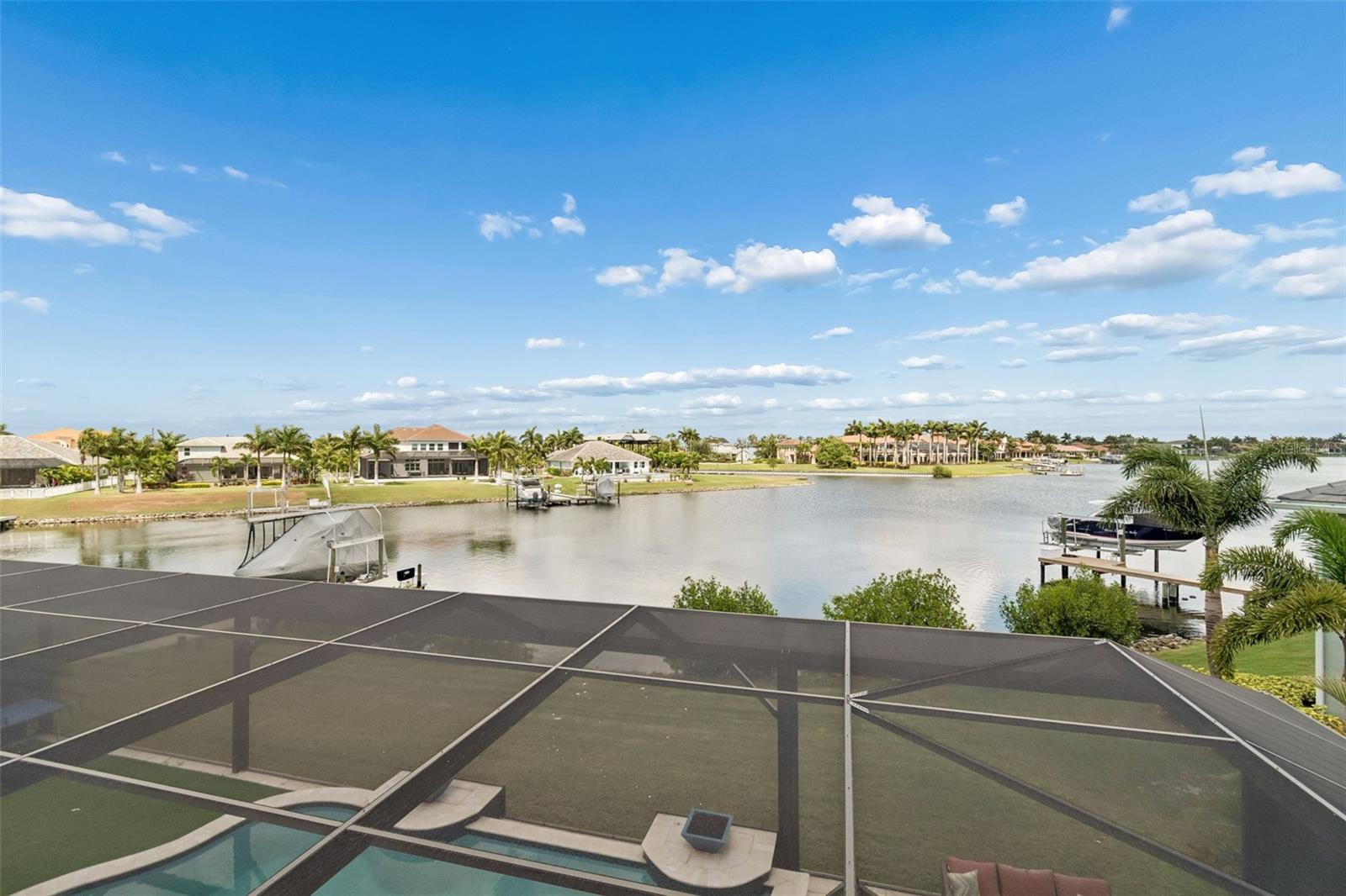 823 MANNS HARBOR DR