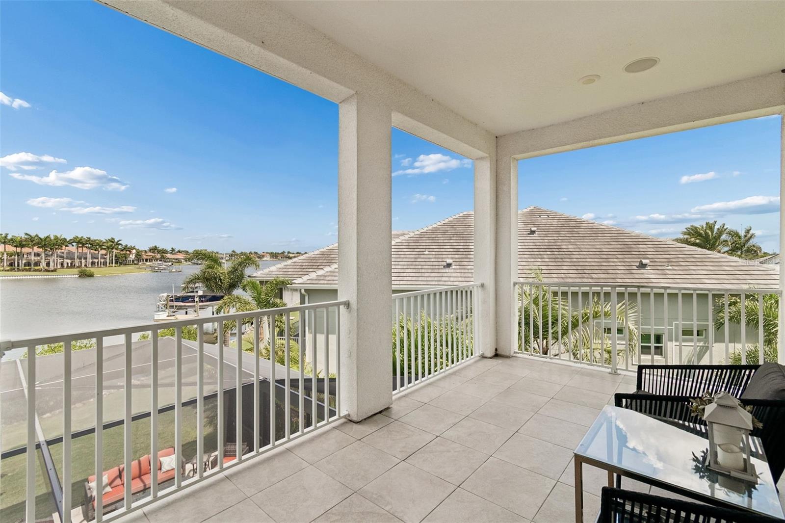823 MANNS HARBOR DR