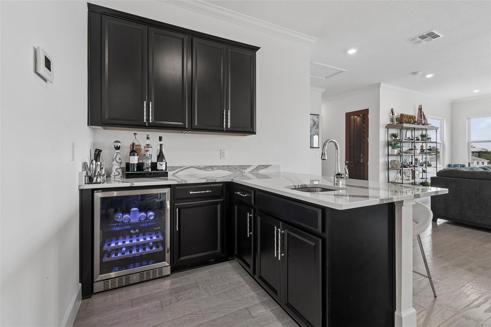 823 MANNS HARBOR DR