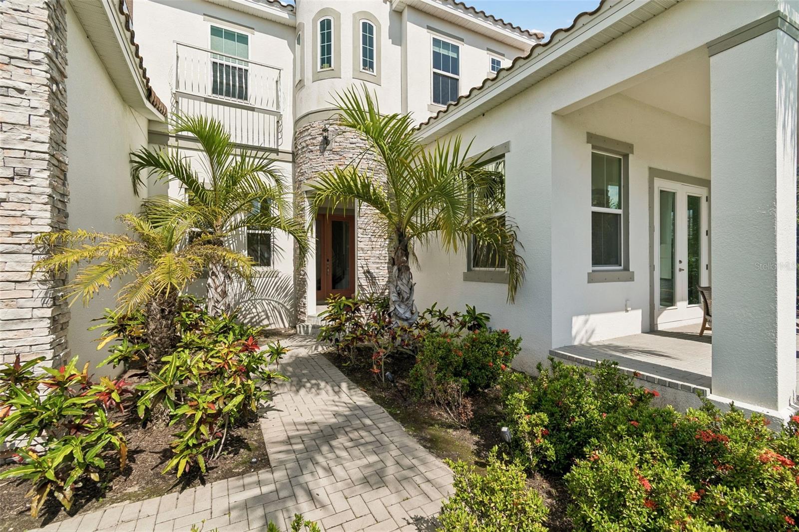 823 MANNS HARBOR DR
