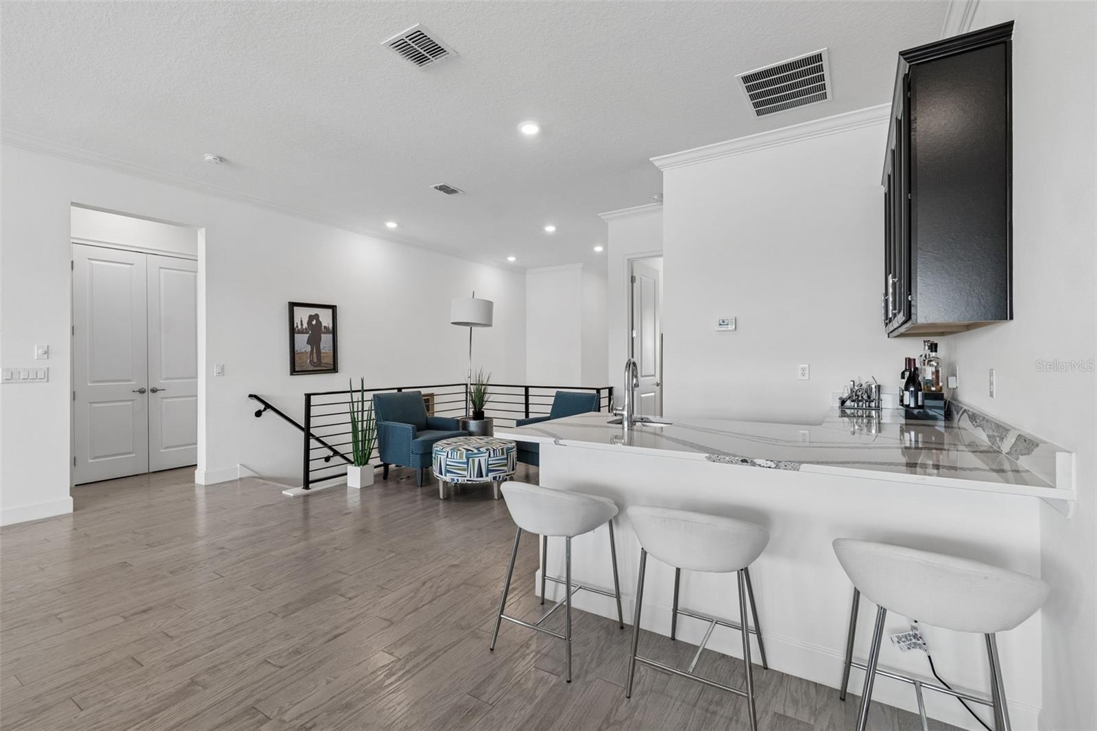 823 MANNS HARBOR DR