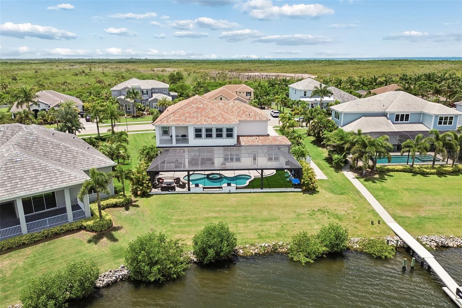 823 MANNS HARBOR DR