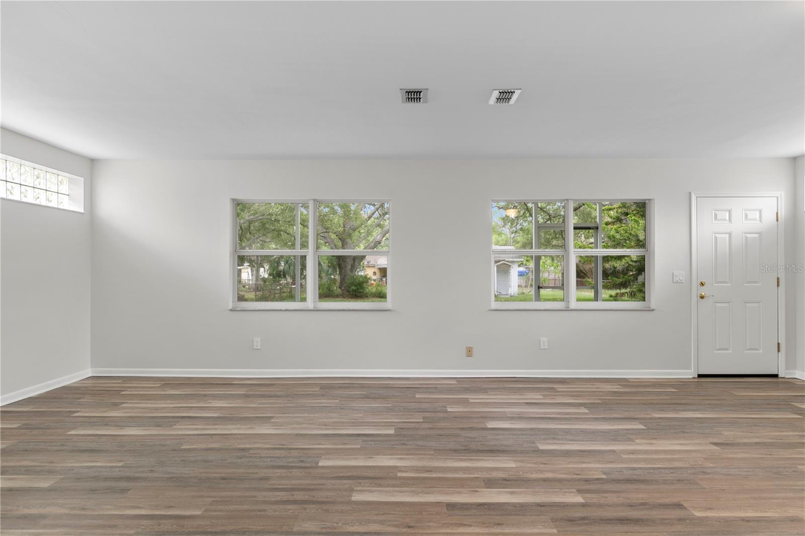 2910 W PRICE AVE