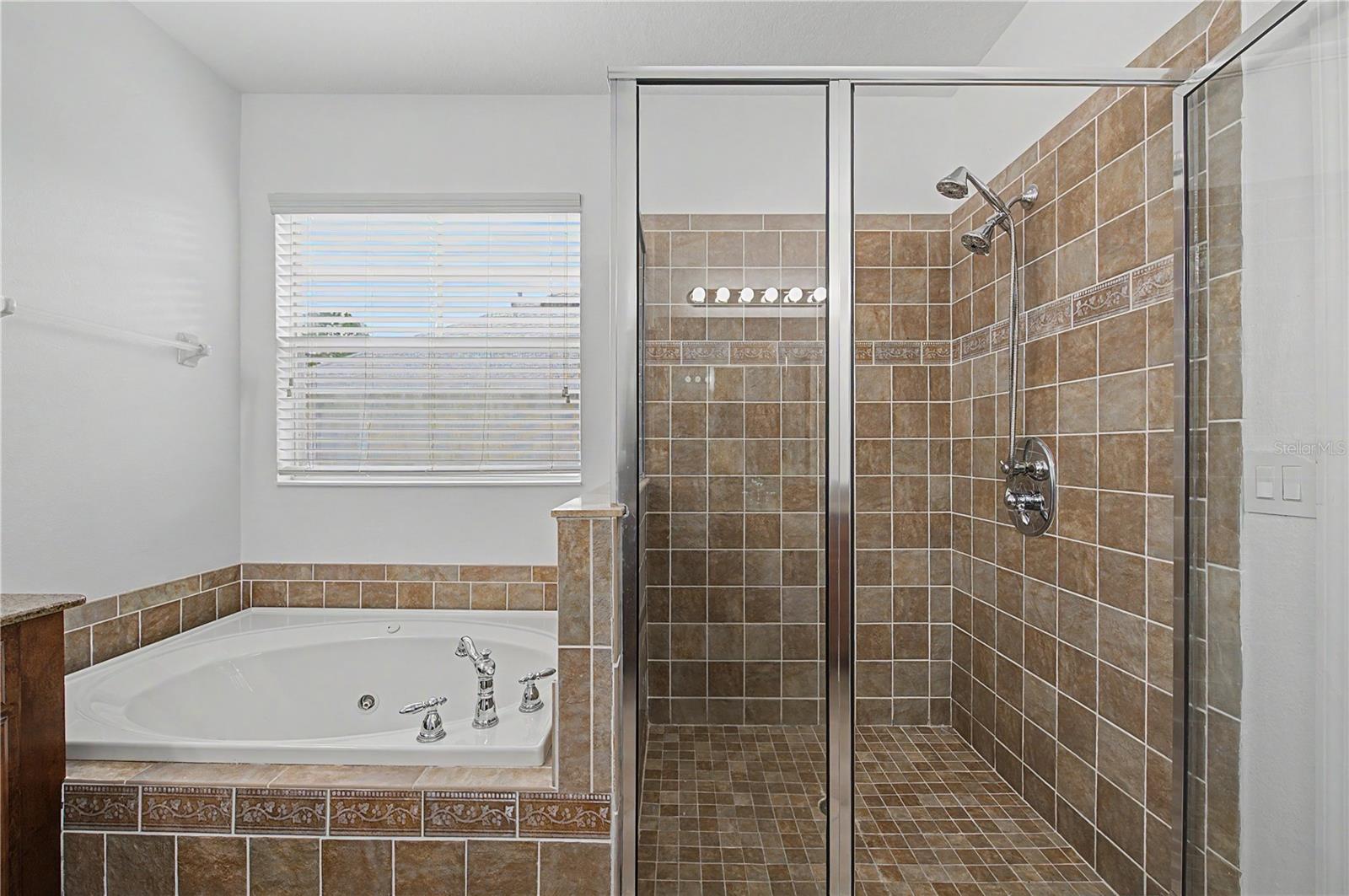 8137 LAGERFELD DR