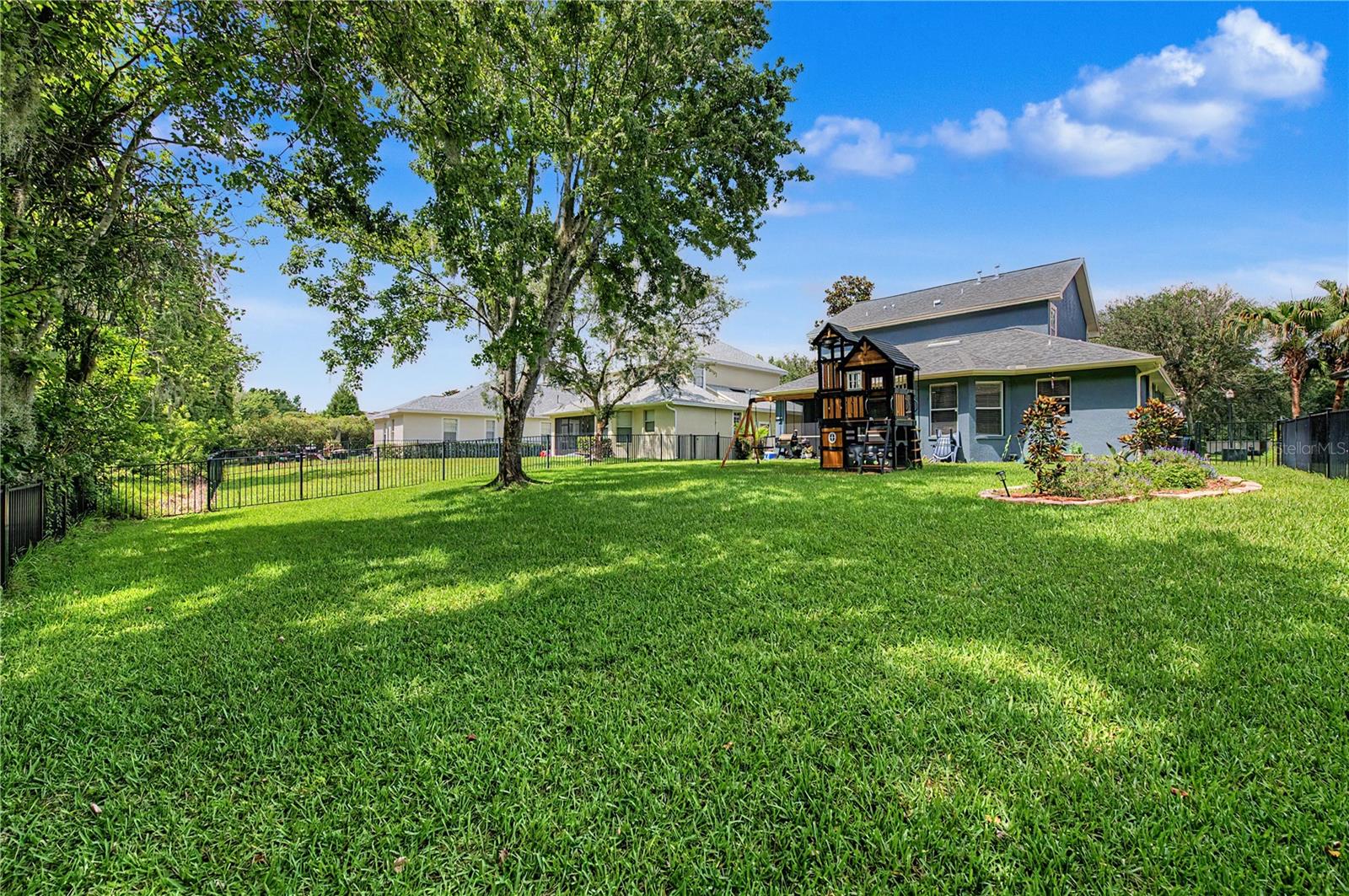 8137 LAGERFELD DR