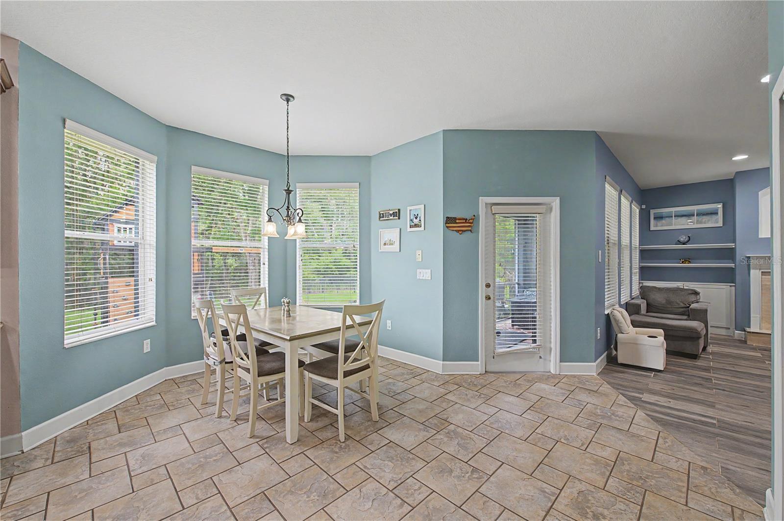 8137 LAGERFELD DR