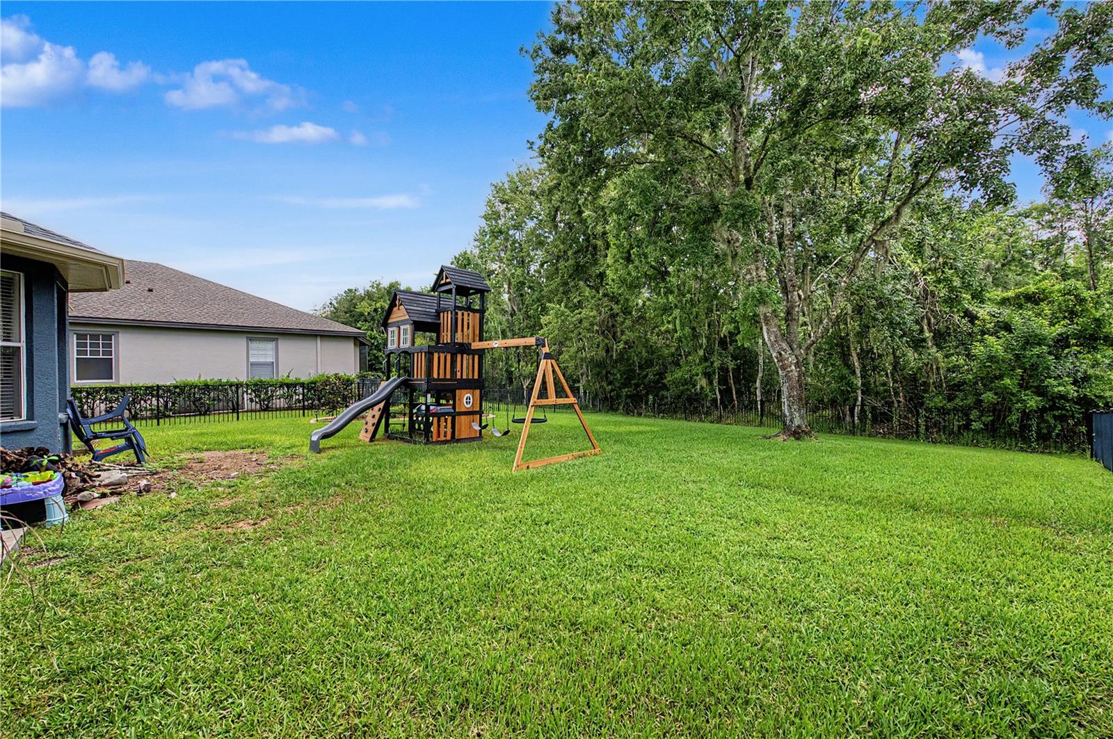 8137 LAGERFELD DR