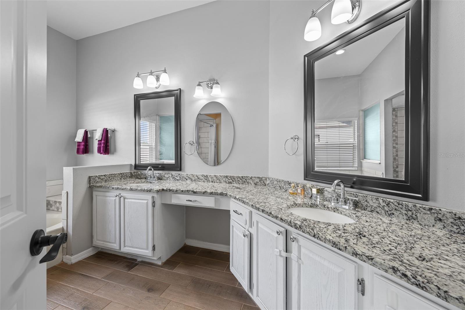2410 ARBORWOOD DR
