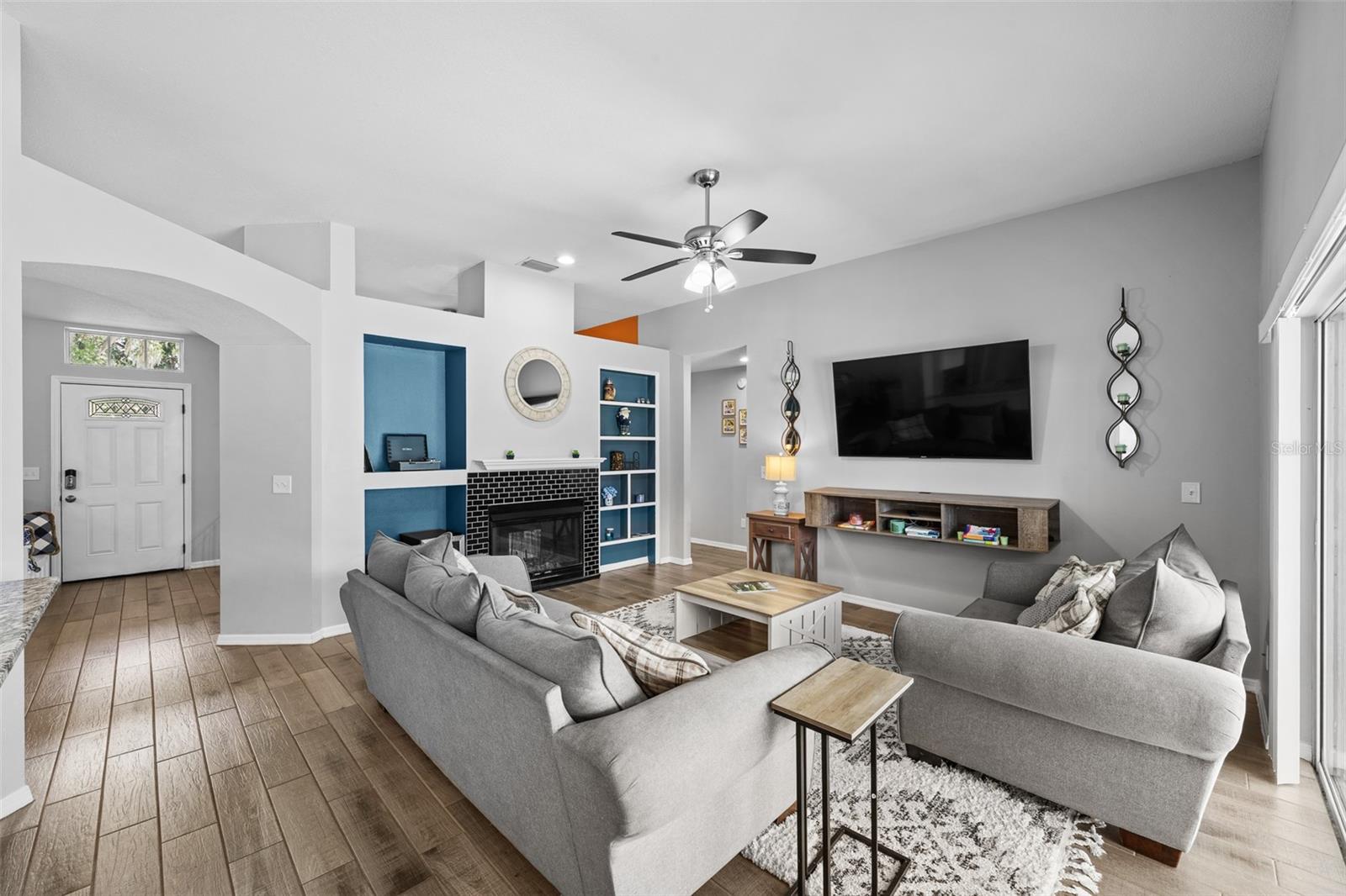 2410 ARBORWOOD DR