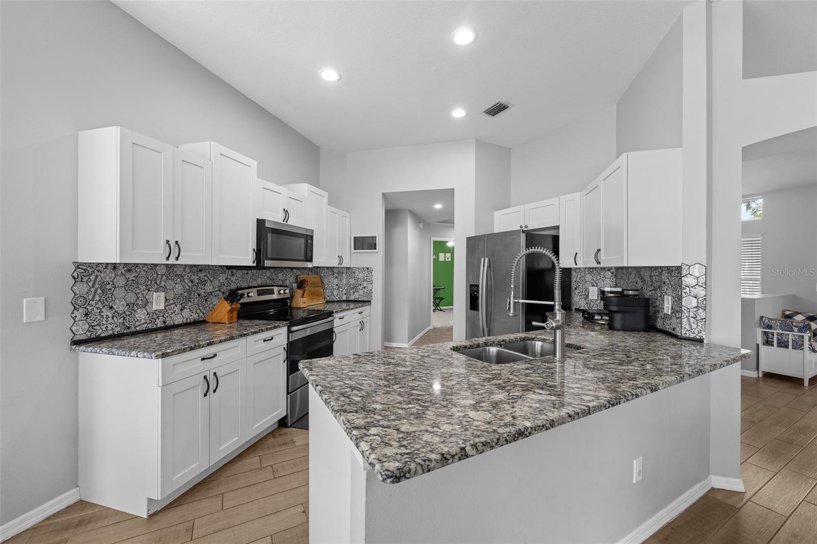 2410 ARBORWOOD DR