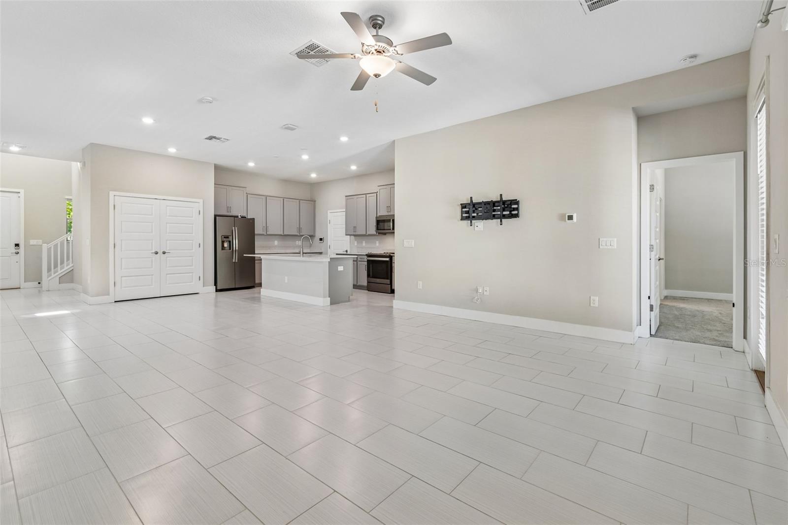 7409 S KISSIMMEE ST