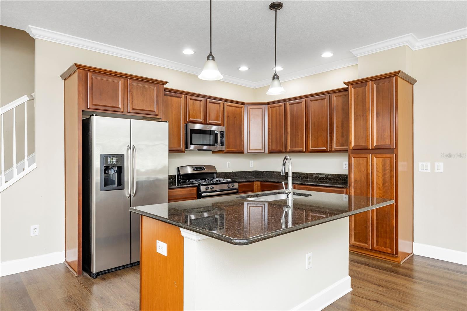 6112 FISHHAWK CROSSING BLVD