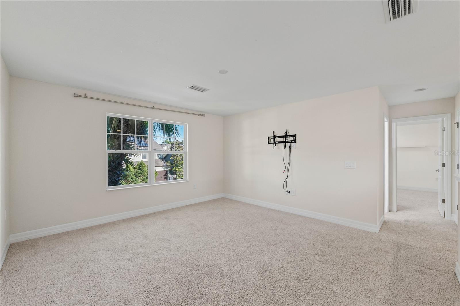 4522 SCARLET LOOP
