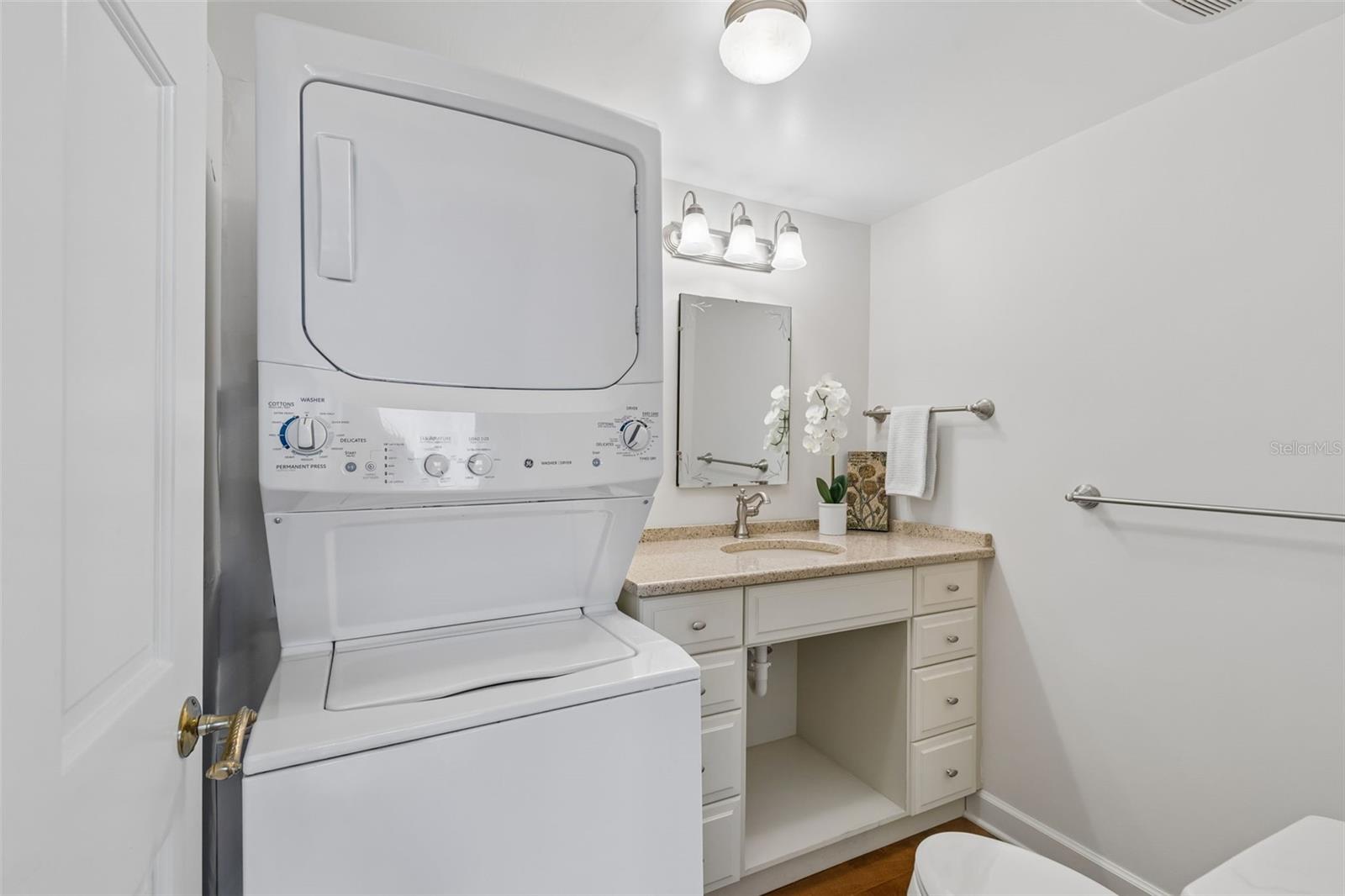 2403 S ARDSON PL #902B