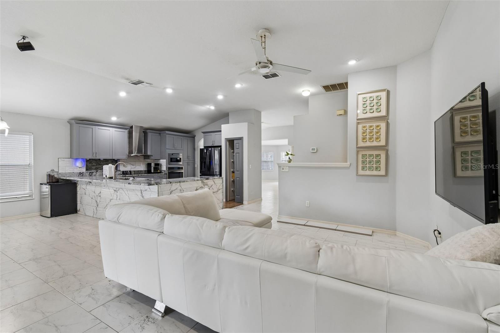 4643 DUNNIE DR