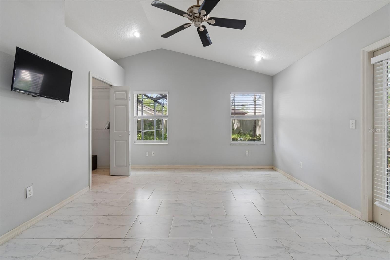 4643 DUNNIE DR