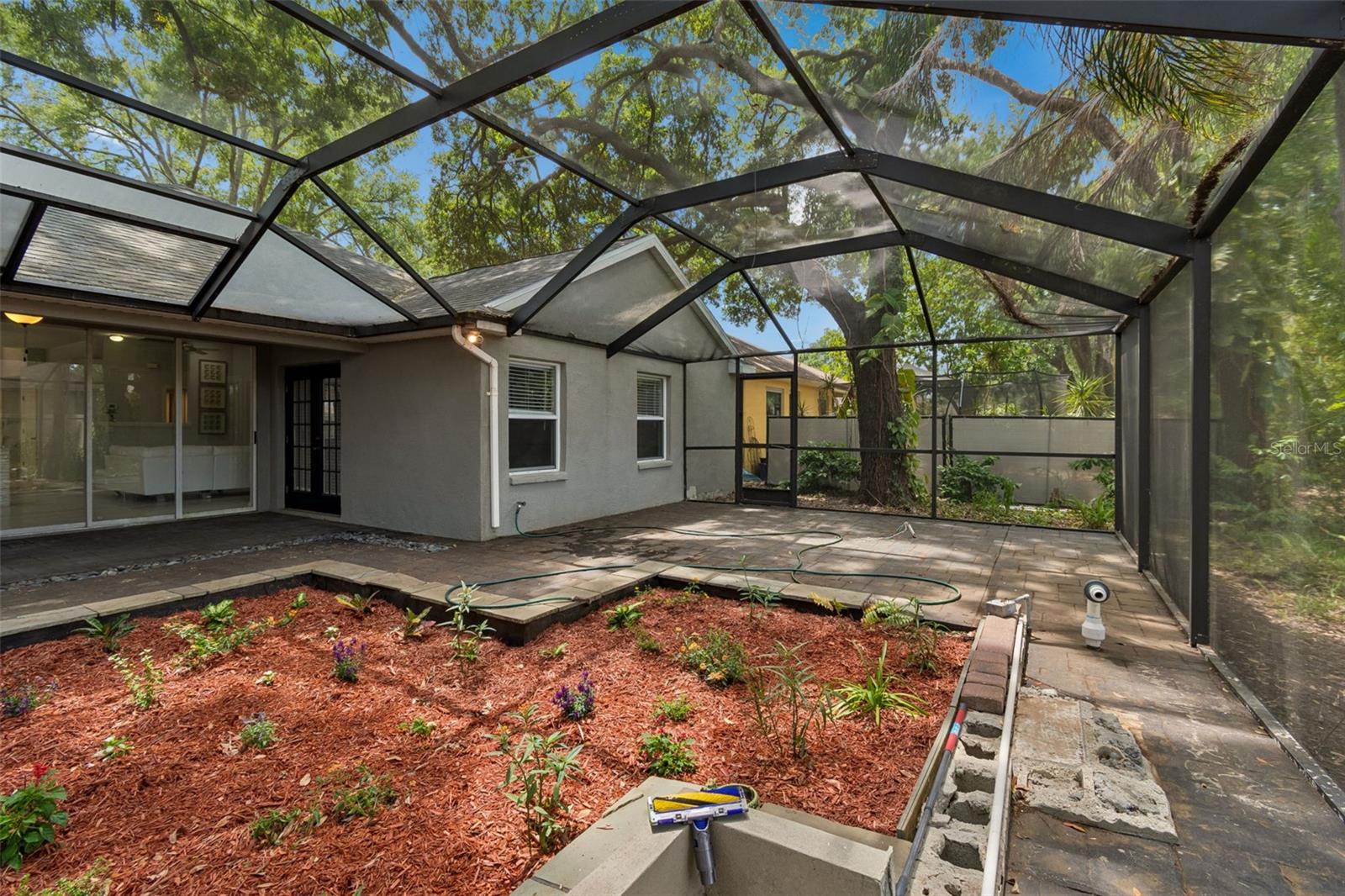 4643 DUNNIE DR