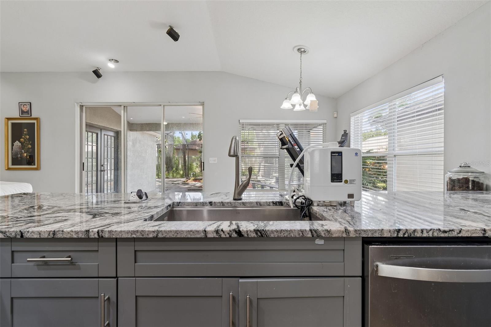 4643 DUNNIE DR